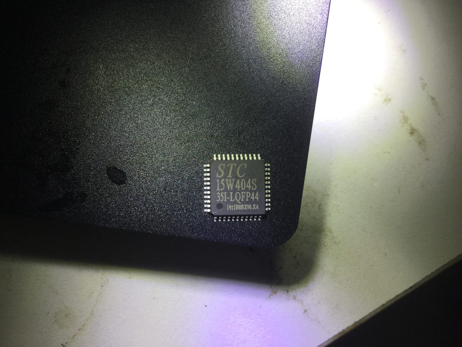 STC15W404S-35I-LQFP44