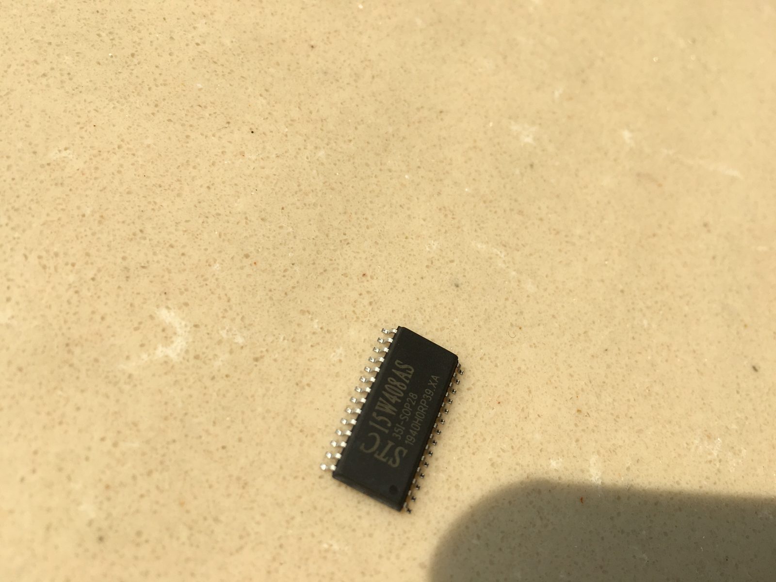 STC15W408AS-35I-SOP28