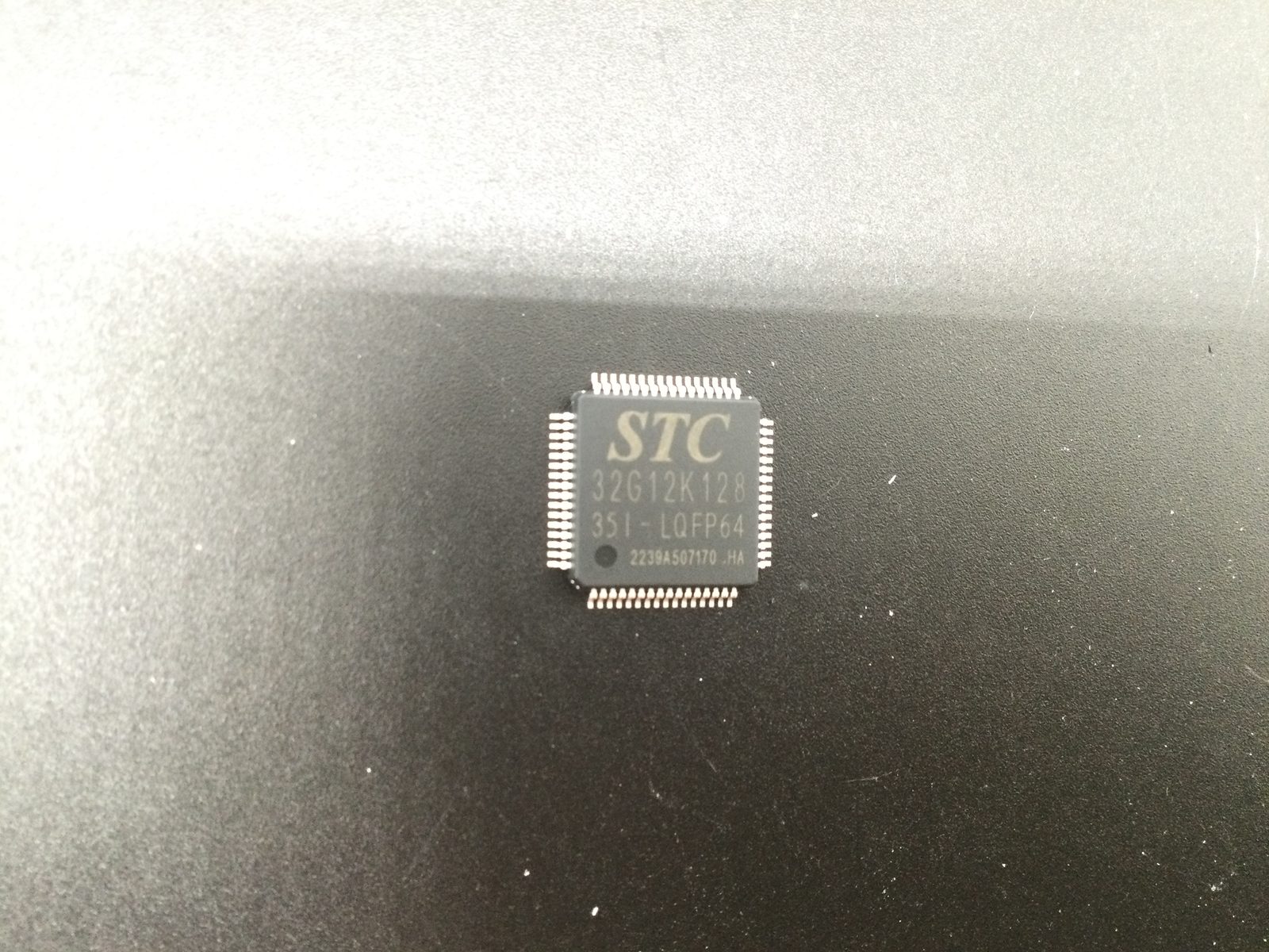 STC32G12K128-35I-LQFP64