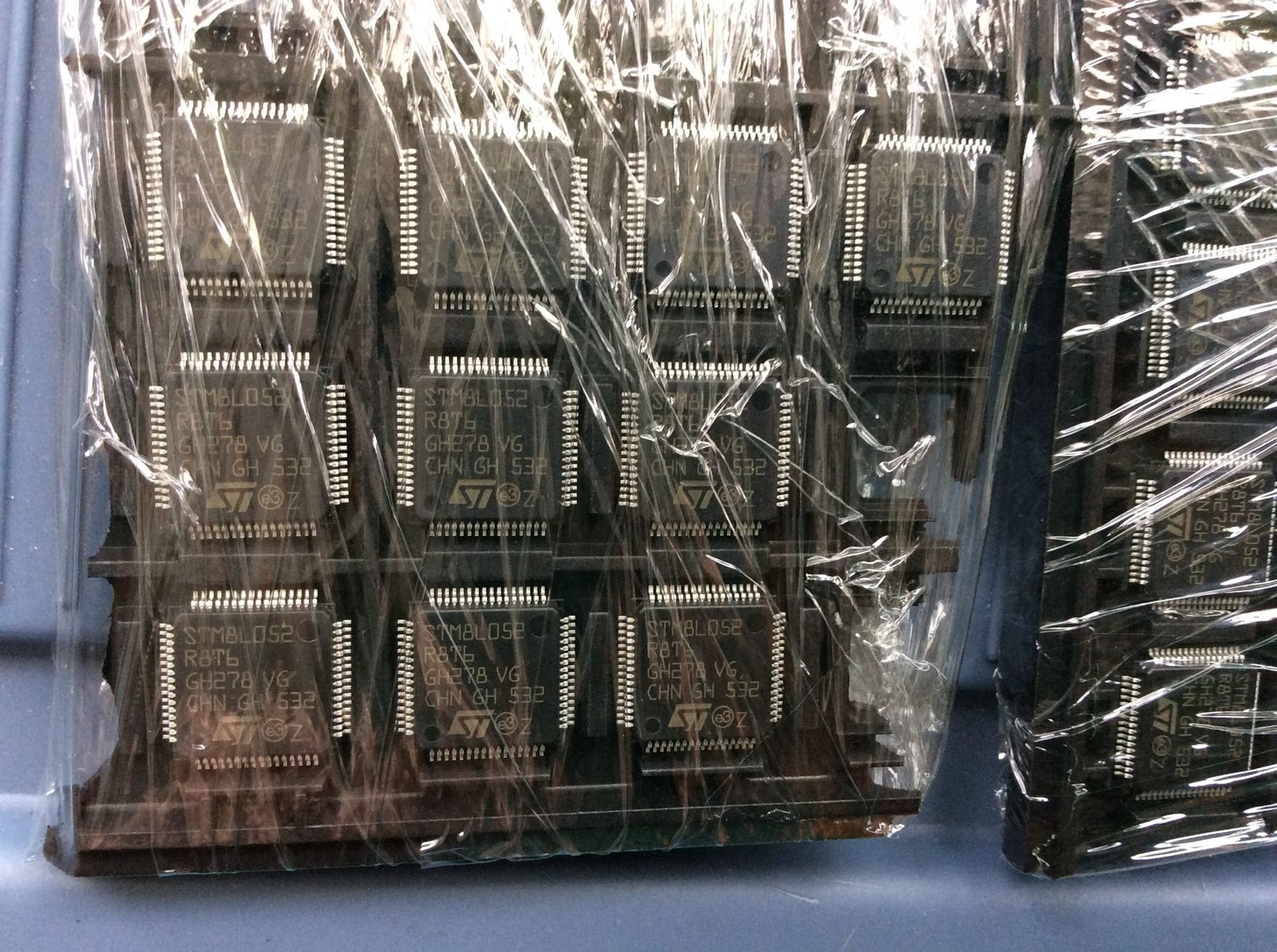 STM8L052R8T6