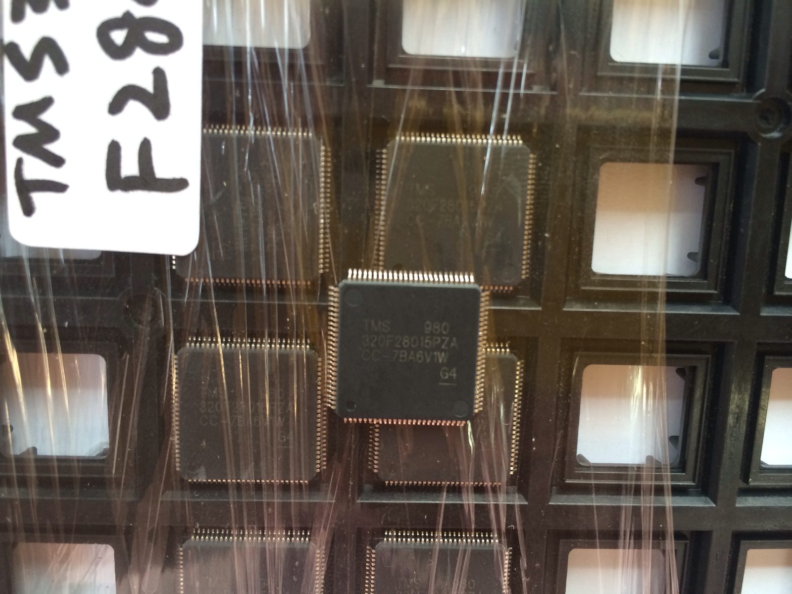 tms320f28015pza