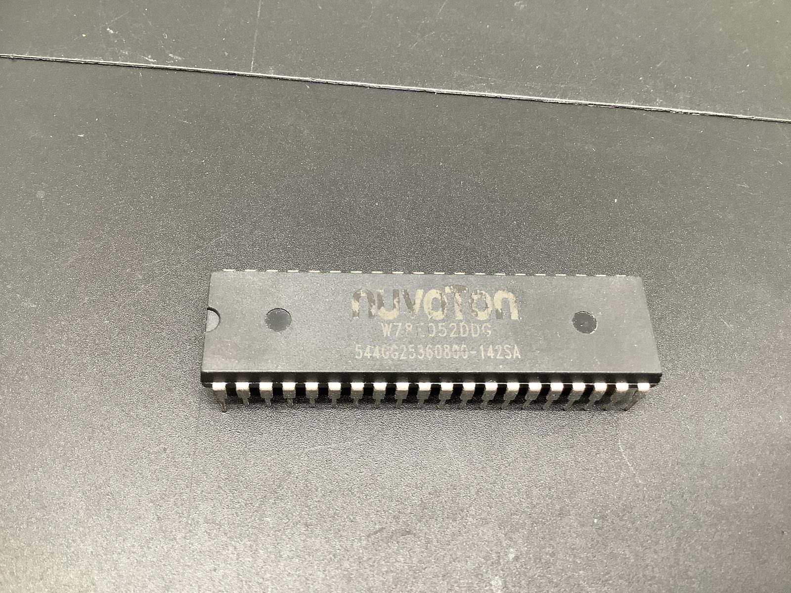 W78E052DDG